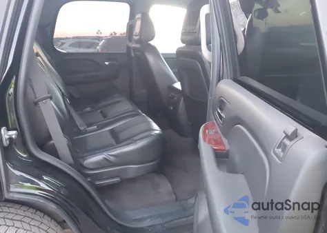 2010 Chevrolet Tahoe Lt z USA, uszkodzony, nr VIN 1GNUKBE03AR254998